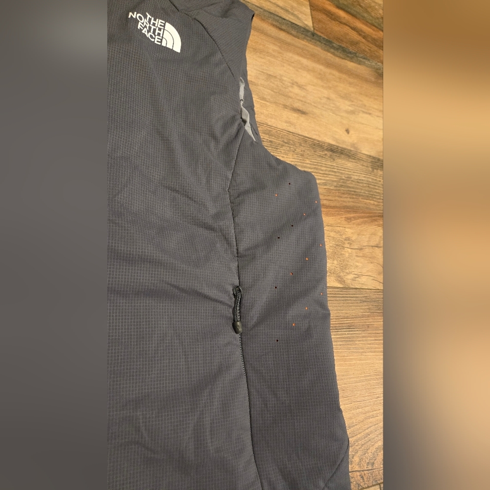 Mens The North Face Grey Ventrix Vest Size Large - Picture 3 of 8